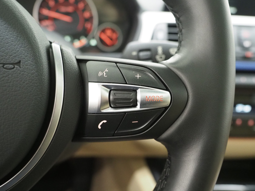 BMW 3 Serie Touring 320i M Sport Shadow 22