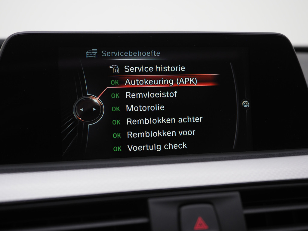 BMW 3 Serie Touring 320i M Sport Shadow 26