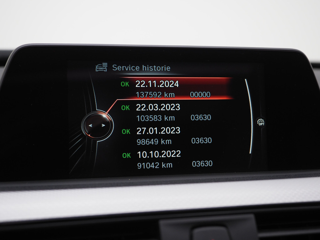 BMW 3 Serie Touring 320i M Sport Shadow 27