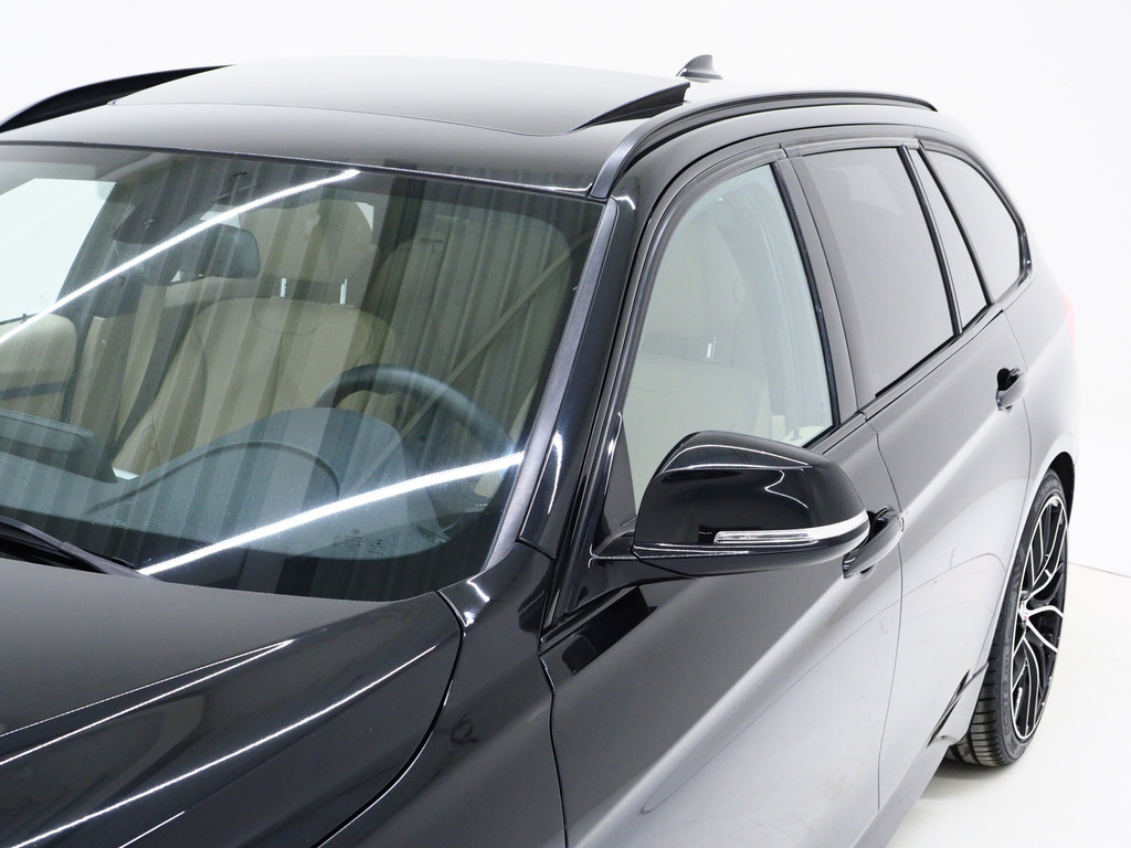 BMW 3 Serie Touring 320i M Sport Shadow 52