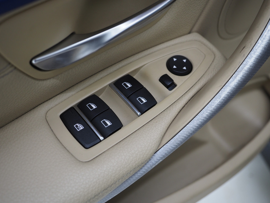 BMW 3 Serie Touring 320i M Sport Shadow 56