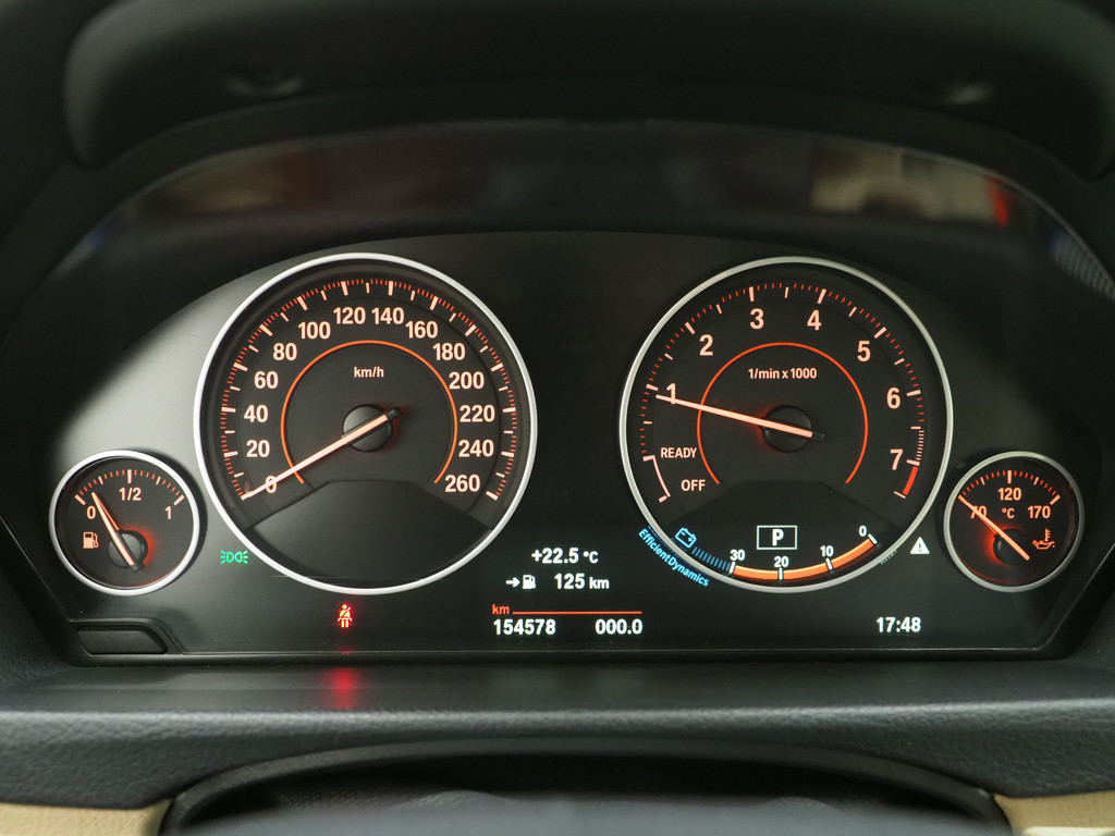 BMW 3 Serie Touring 320i M Sport Shadow 63