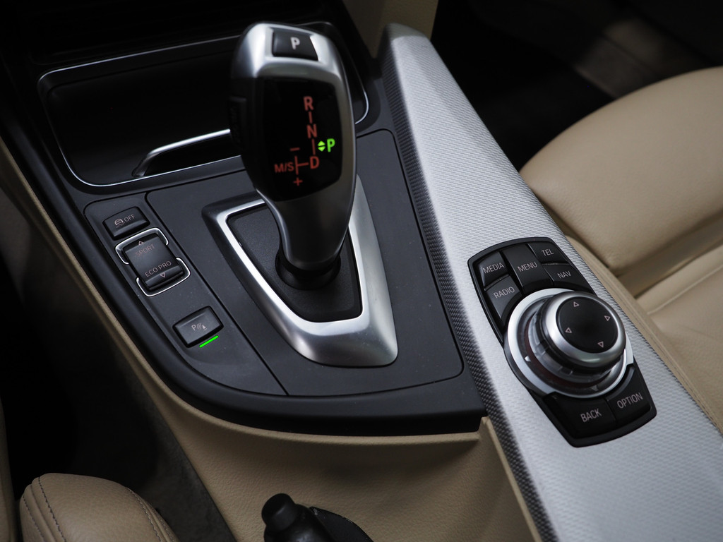 BMW 3 Serie Touring 320i M Sport Shadow 71