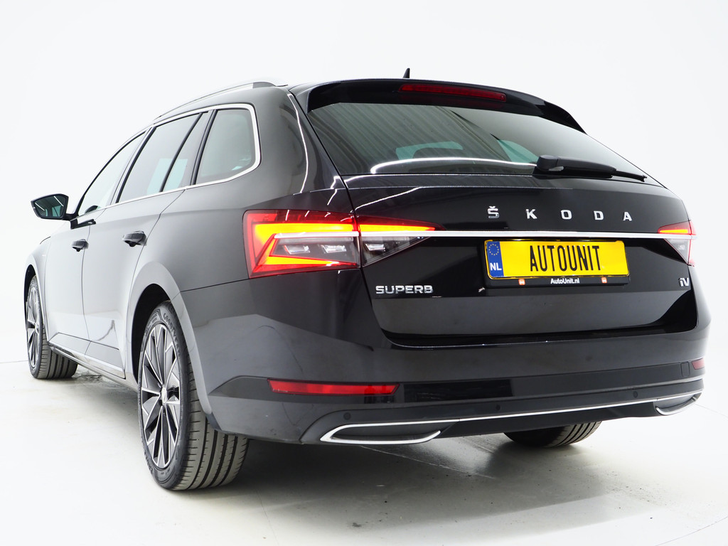 Škoda Superb Combi 1.4 TSI iV Laurin & Klement 44