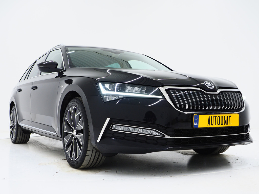 Škoda Superb Combi 1.4 TSI iV Laurin & Klement 52