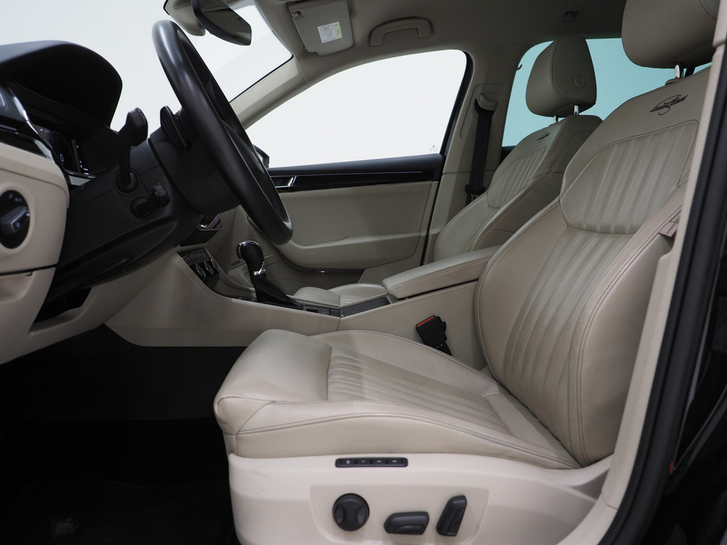 Škoda Superb Combi 1.4 TSI iV Laurin & Klement 57