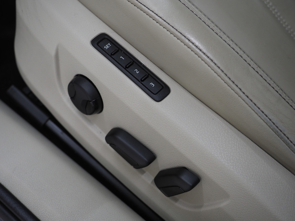 Škoda Superb Combi 1.4 TSI iV Laurin & Klement 61