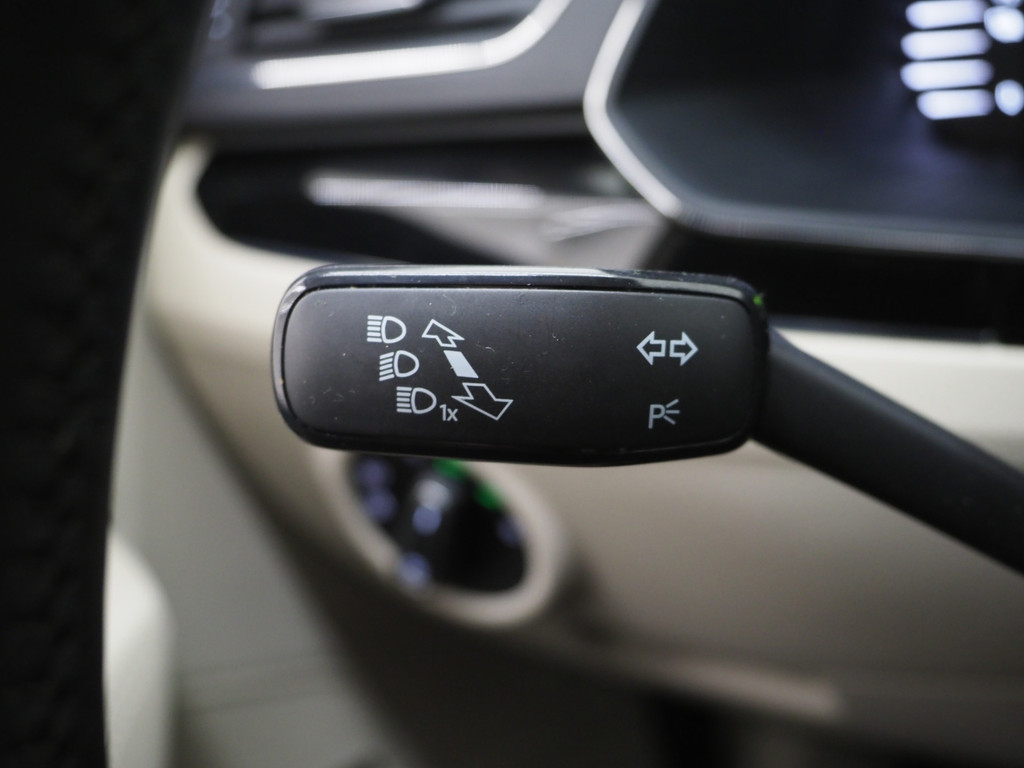 Škoda Superb Combi 1.4 TSI iV Laurin & Klement 63