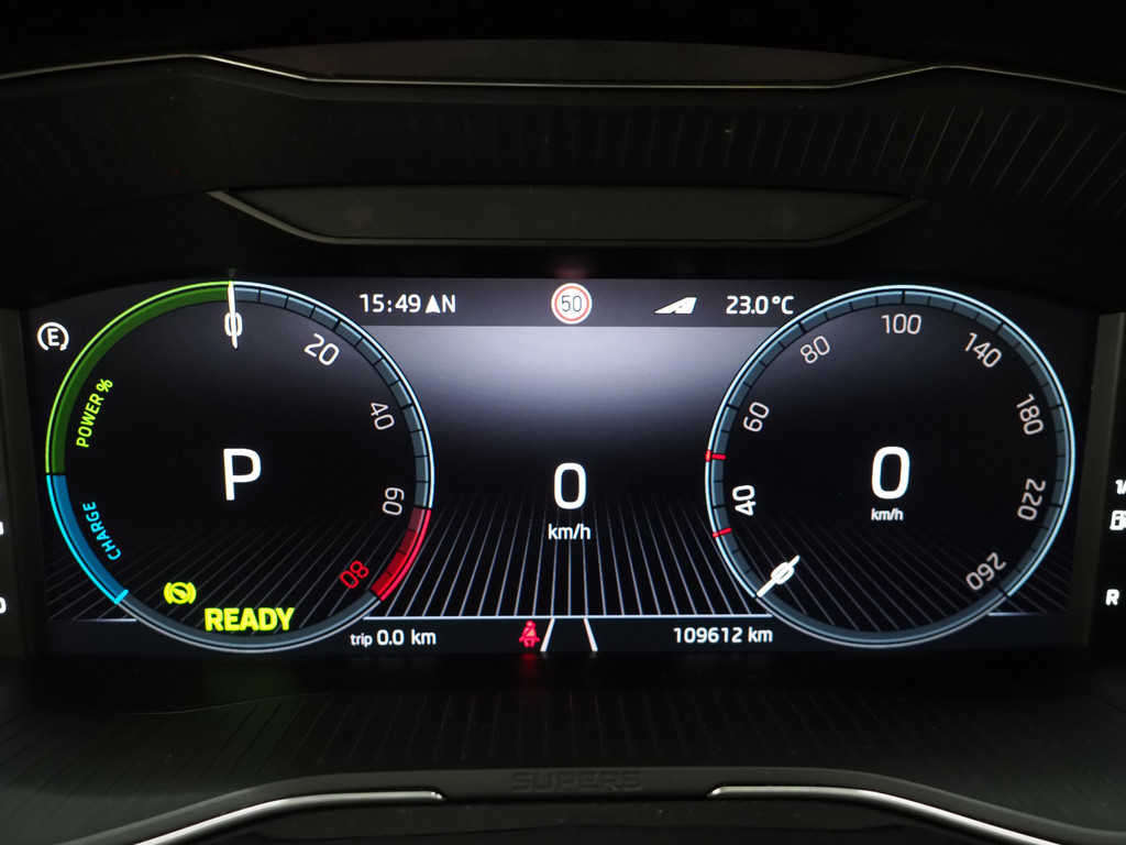 Škoda Superb Combi 1.4 TSI iV Laurin & Klement 68