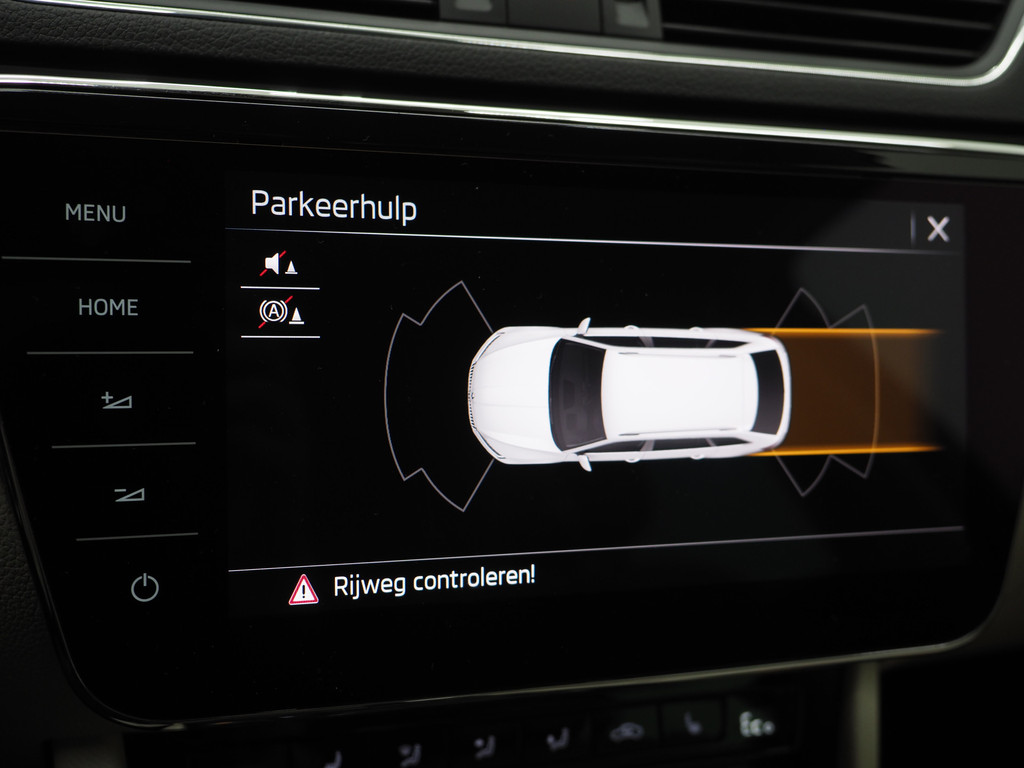 Škoda Superb Combi 1.4 TSI iV Laurin & Klement 74