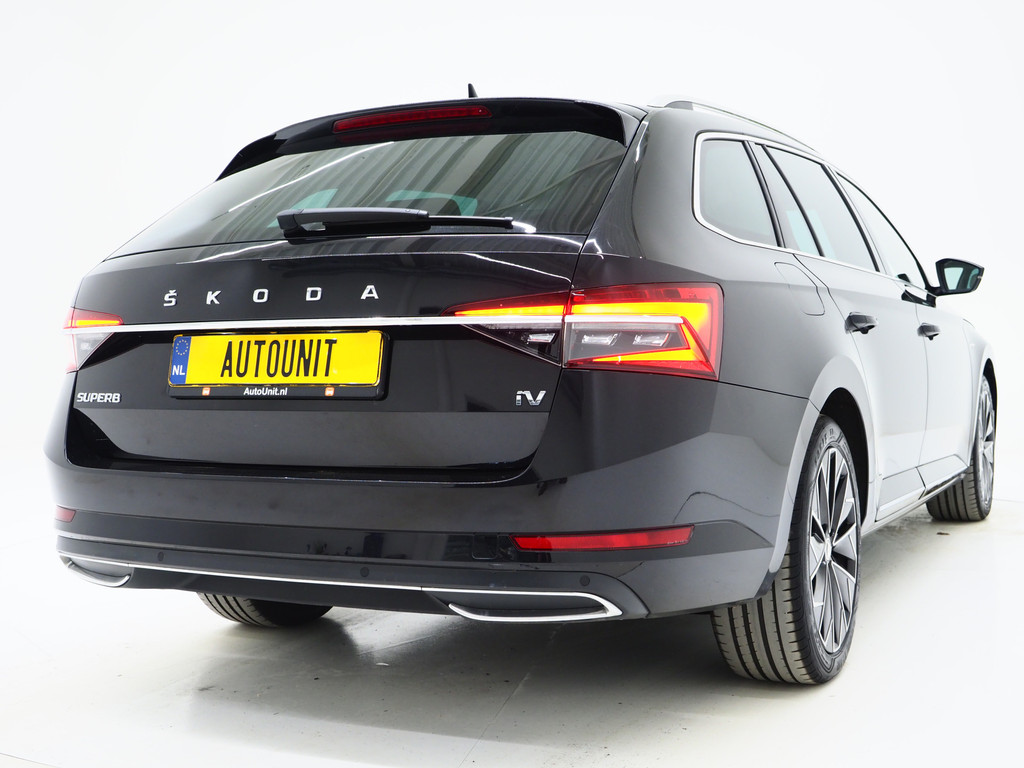 Škoda Superb Combi 1.4 TSI iV Laurin & Klement 8