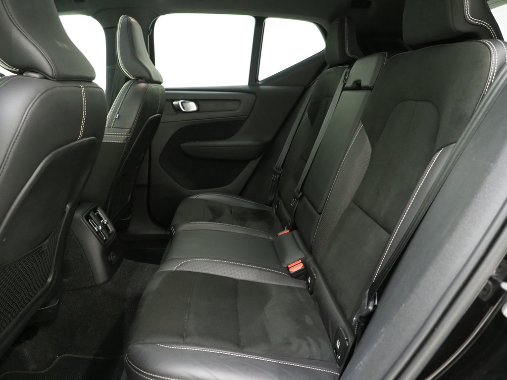 Volvo XC40 1.5 T5 Recharge R-Design 30