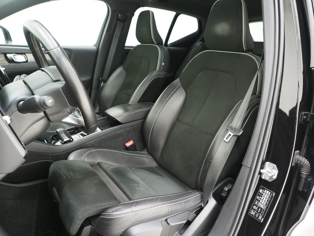 Volvo XC40 1.5 T5 Recharge R-Design 39