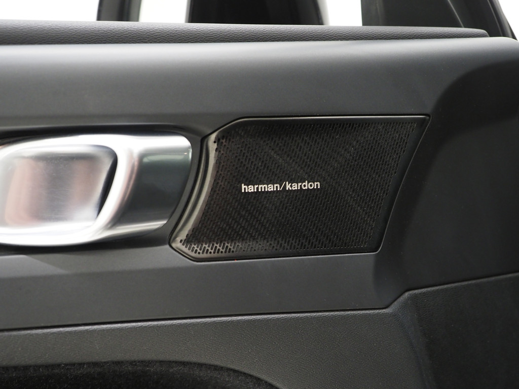 Volvo XC40 1.5 T5 Recharge R-Design 53