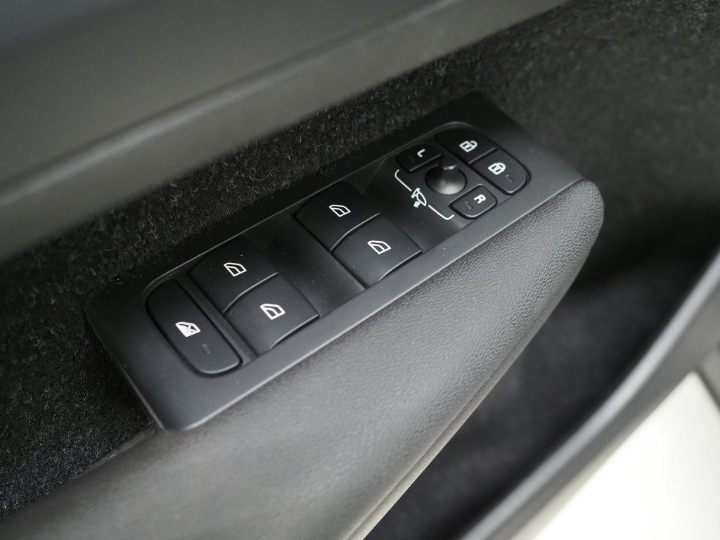 Volvo XC40 1.5 T5 Recharge R-Design 54