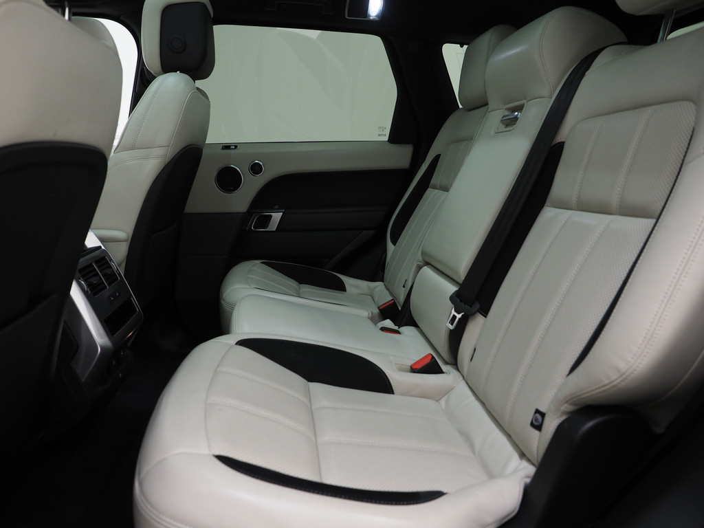 Land Rover Range Rover Sport 2.0 P400e HSE Dynamic SVO Satin 38