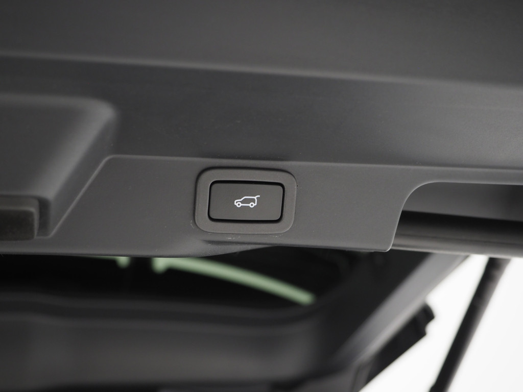 Land Rover Range Rover Sport 2.0 P400e HSE Dynamic SVO Satin 41