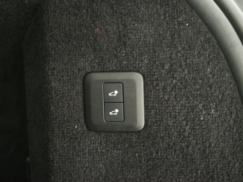 Land Rover Range Rover Sport 2.0 P400e HSE Dynamic SVO Satin 42