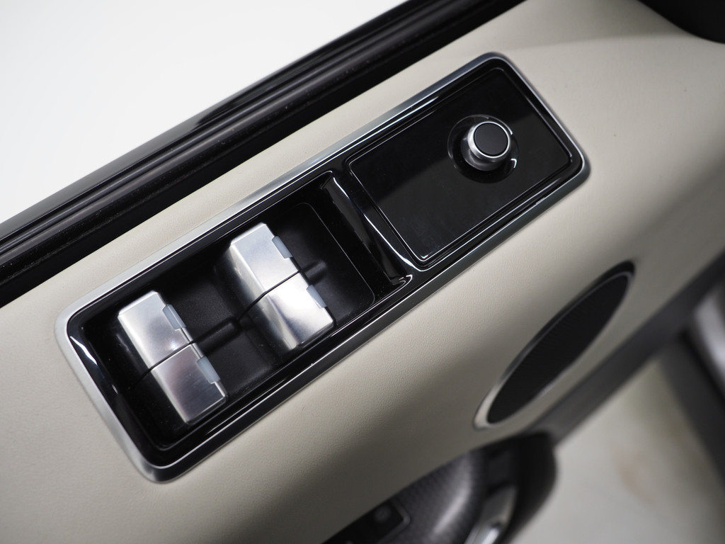 Land Rover Range Rover Sport 2.0 P400e HSE Dynamic SVO Satin 61