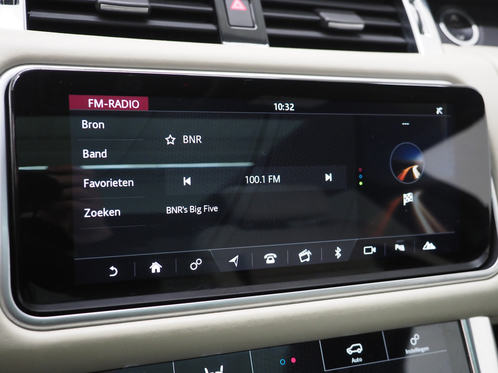 Land Rover Range Rover Sport 2.0 P400e HSE Dynamic SVO Satin 72