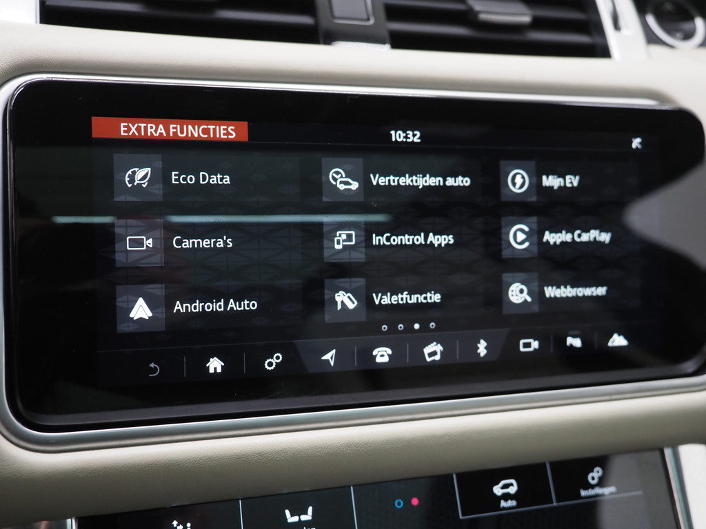 Land Rover Range Rover Sport 2.0 P400e HSE Dynamic SVO Satin 74