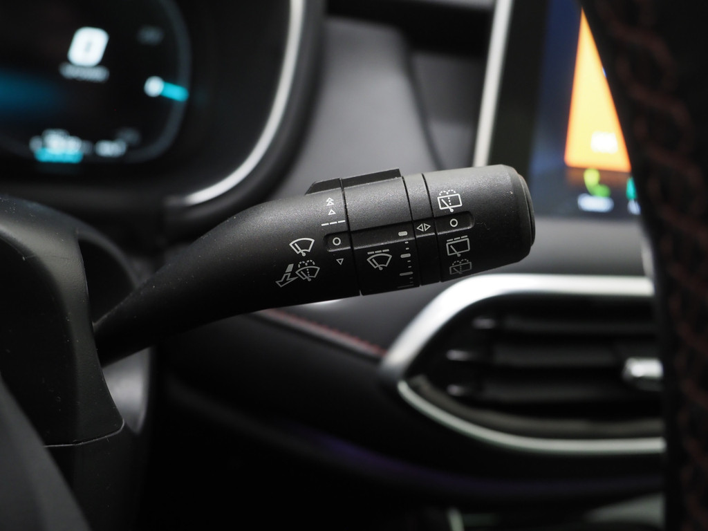 MG EHS 1.5 TGDI Luxury 24