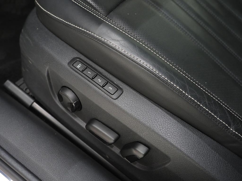 Škoda Superb Combi 1.4 TSI iV Laurin & Klement 20