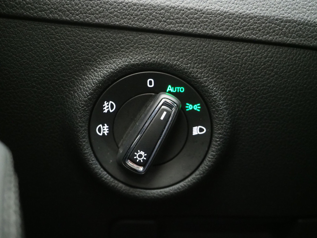 Škoda Superb Combi 1.4 TSI iV Laurin & Klement 21