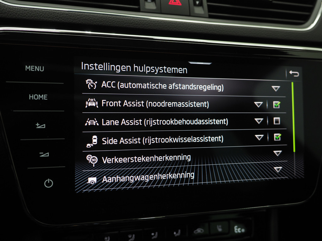 Škoda Superb Combi 1.4 TSI iV Laurin & Klement 32