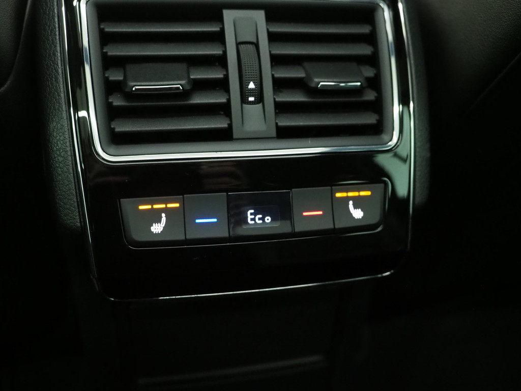 Škoda Superb Combi 1.4 TSI iV Laurin & Klement 39