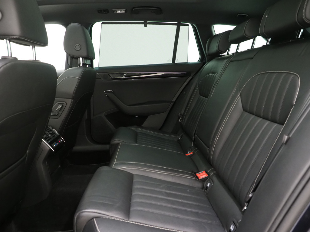 Škoda Superb Combi 1.4 TSI iV Laurin & Klement 41