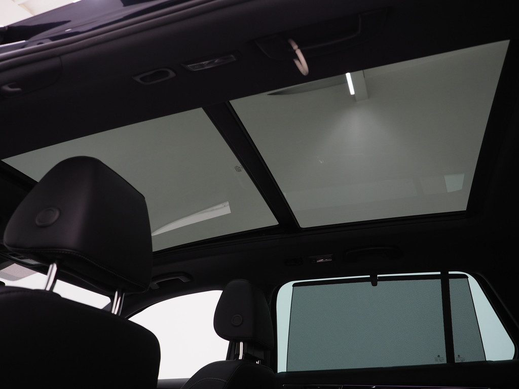 Škoda Superb Combi 1.4 TSI iV Laurin & Klement 42