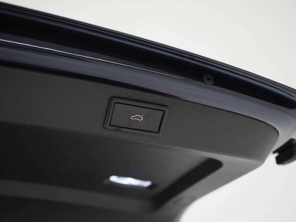 Škoda Superb Combi 1.4 TSI iV Laurin & Klement 44