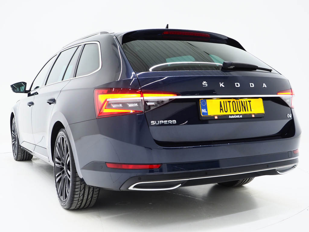 Škoda Superb Combi 1.4 TSI iV Laurin & Klement 49