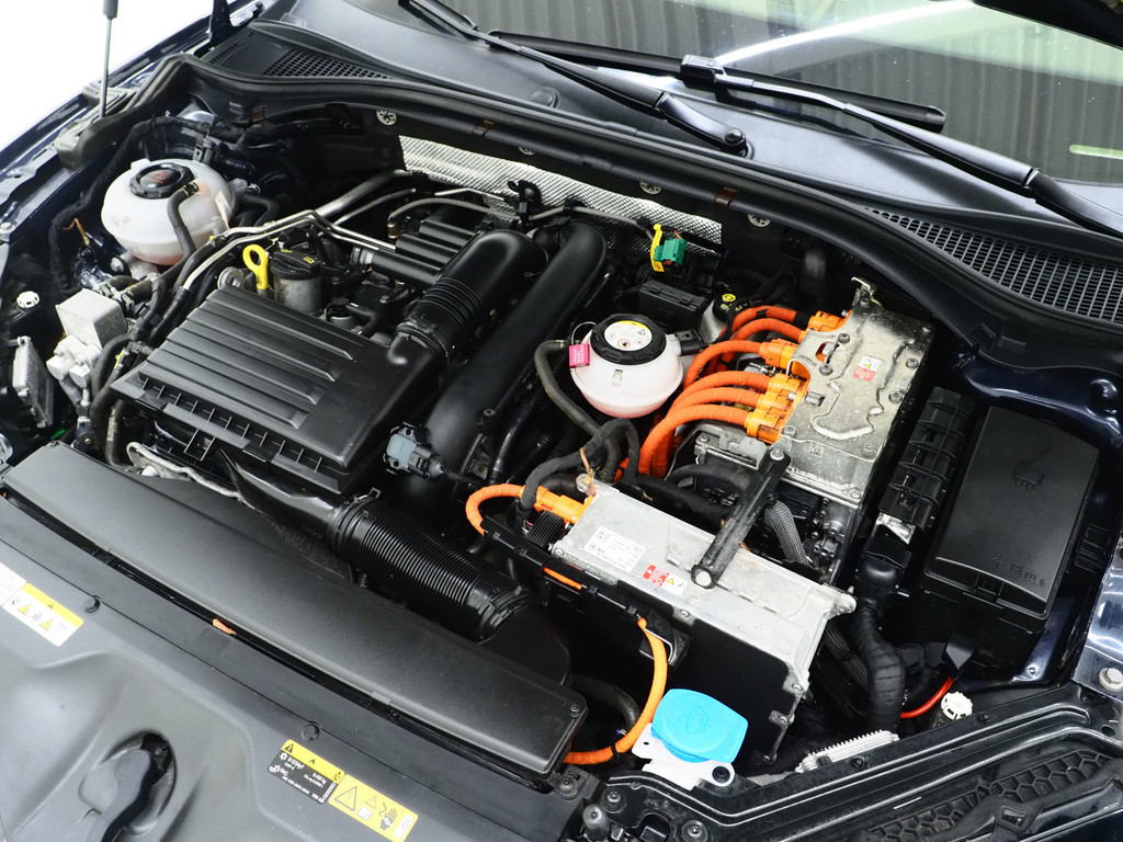 Škoda Superb Combi 1.4 TSI iV Laurin & Klement 6