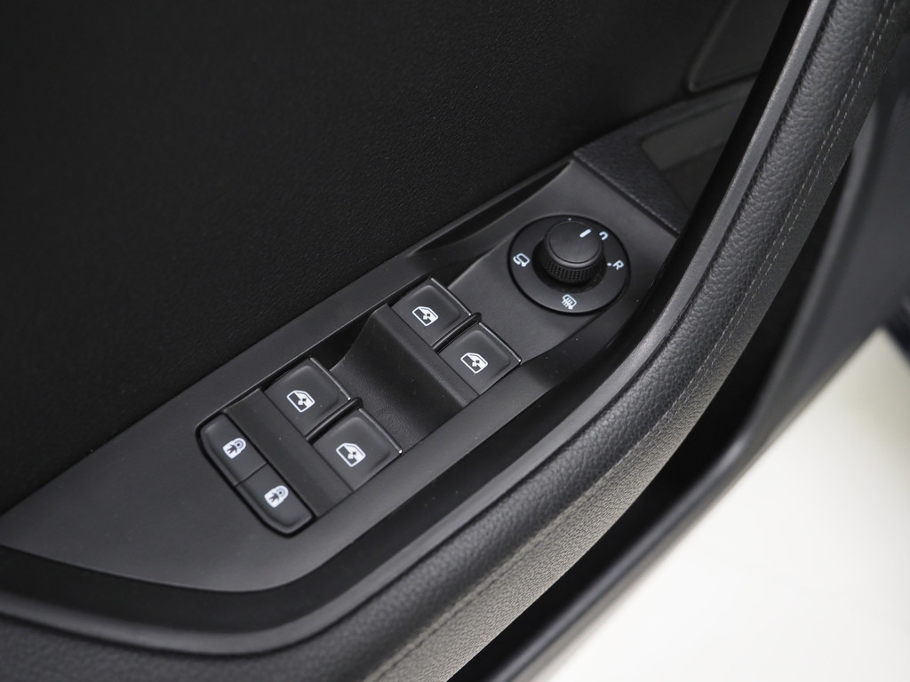 Škoda Superb Combi 1.4 TSI iV Laurin & Klement 65