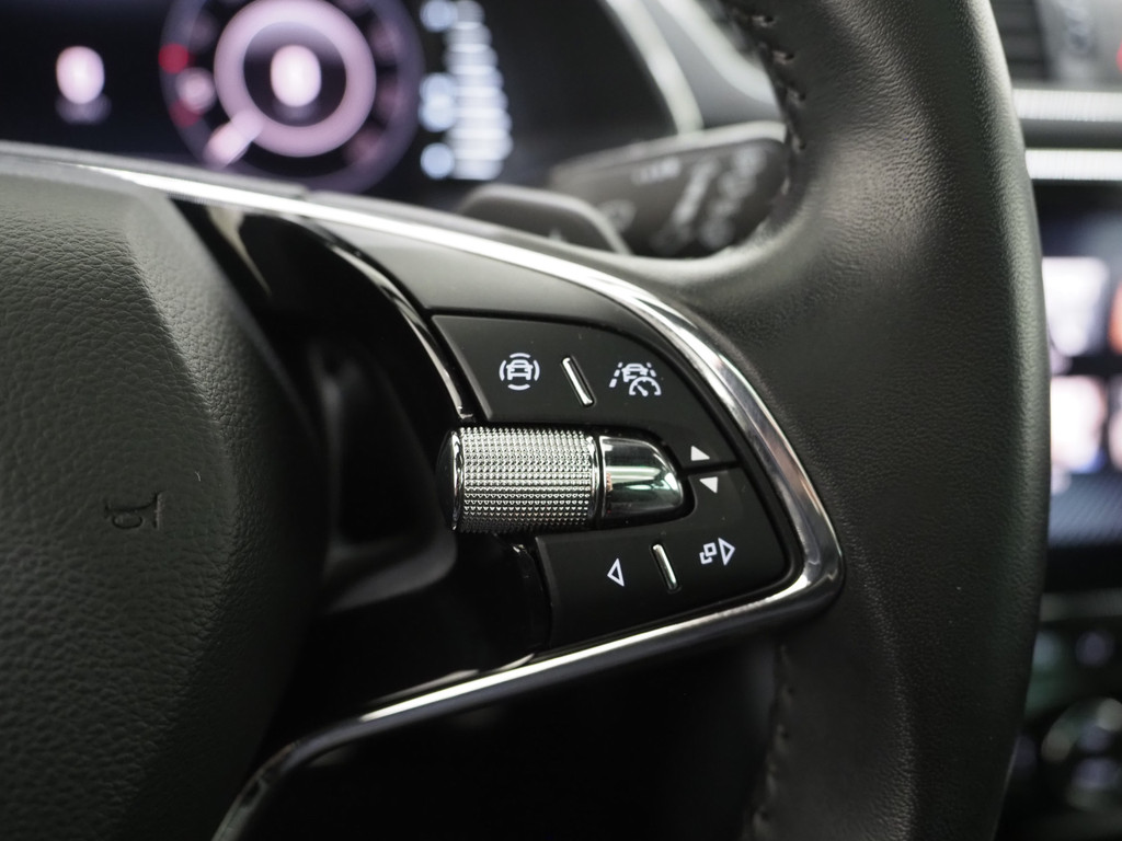 Škoda Superb Combi 1.4 TSI iV Laurin & Klement 72