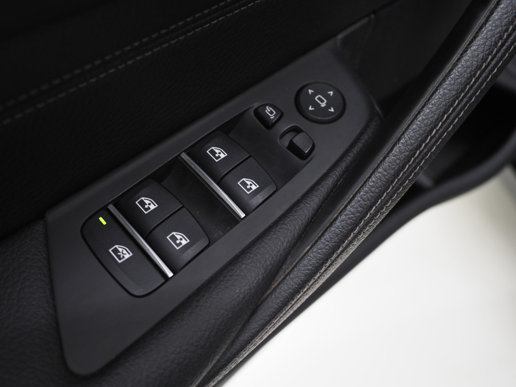 BMW 5 Serie Touring 530e xDrive 17