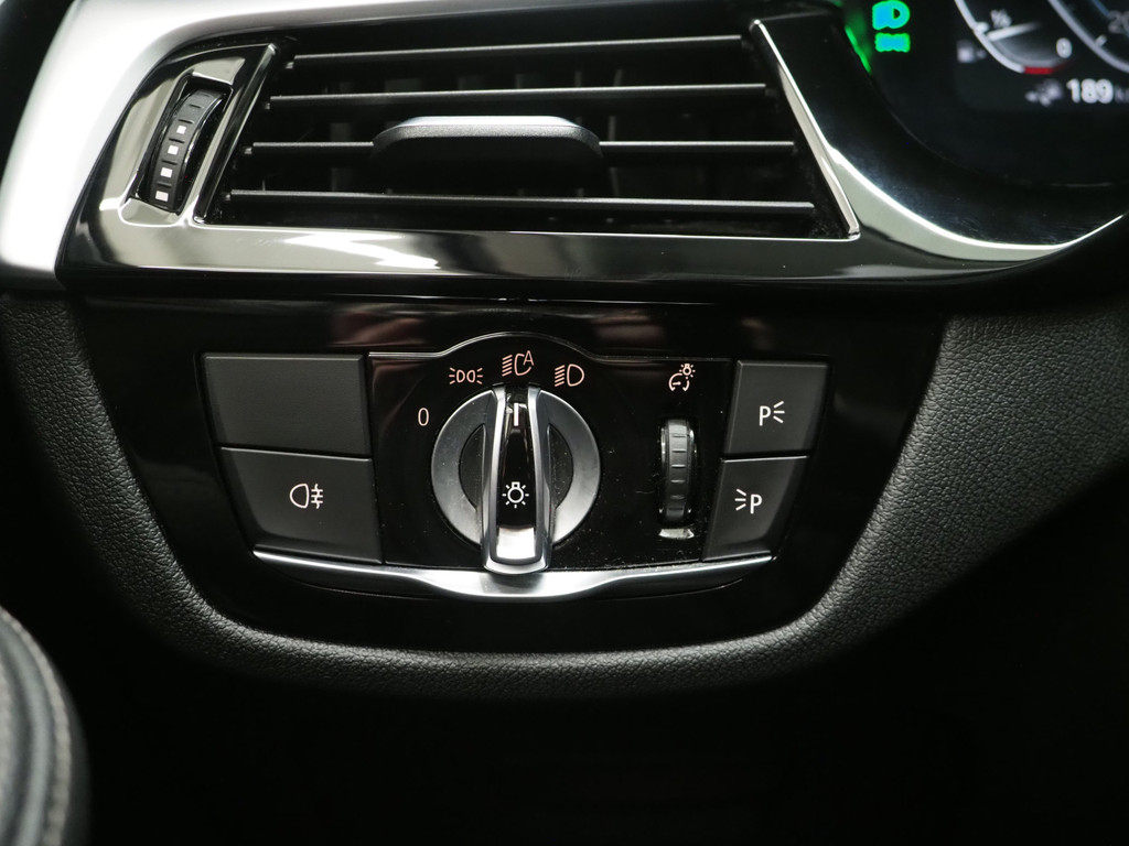 BMW 5 Serie Touring 530e xDrive 59