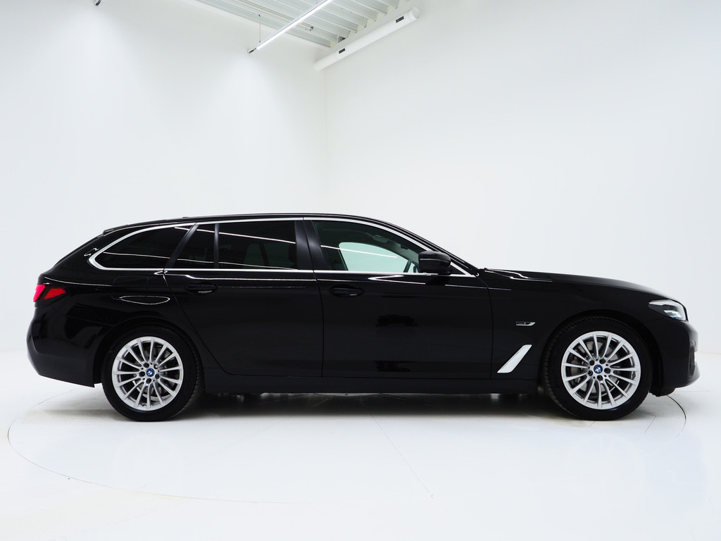 BMW 5 Serie Touring 530e xDrive 9
