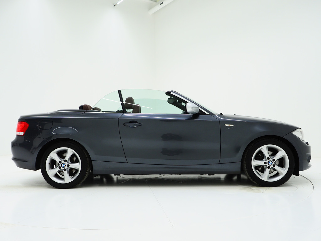 BMW 1-SERIE CABRIOLET 118i Exclusive Edition 13