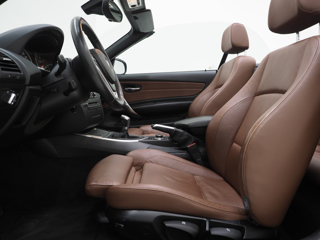 BMW 1-SERIE CABRIOLET 118i Exclusive Edition 21
