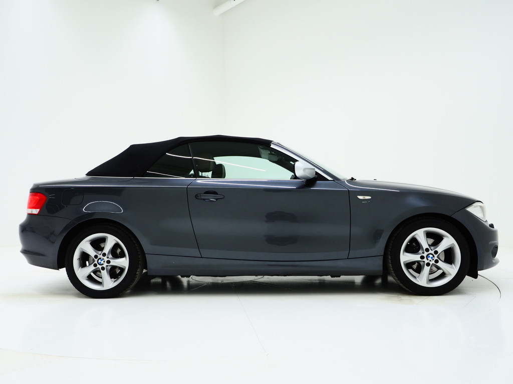 BMW 1-SERIE CABRIOLET 118i Exclusive Edition 57