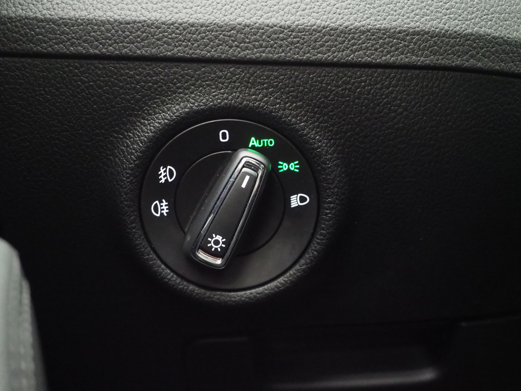 Škoda Superb Combi 1.4 TSI iV Laurin & Klement 21