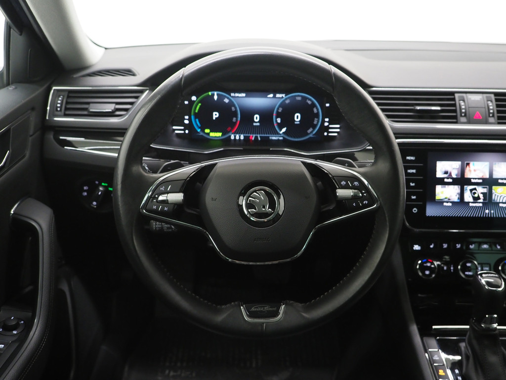 Škoda Superb Combi 1.4 TSI iV Laurin & Klement 37