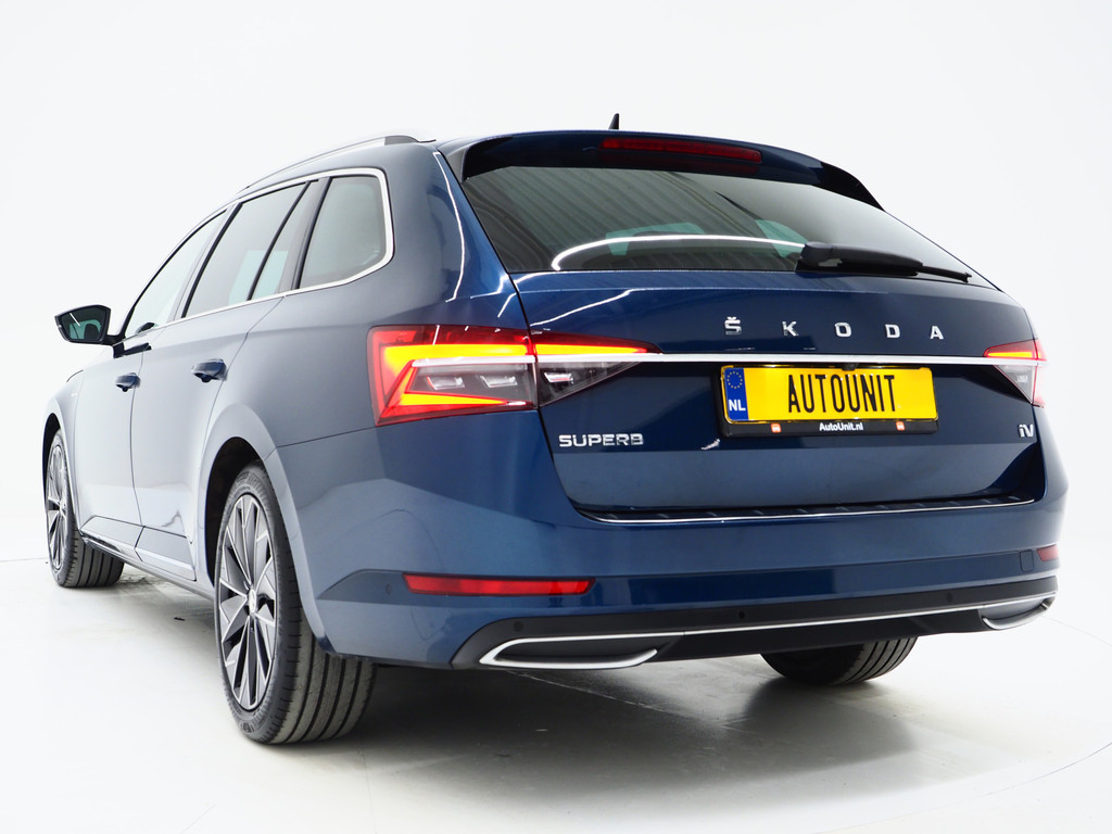 Škoda Superb Combi 1.4 TSI iV Laurin & Klement 45