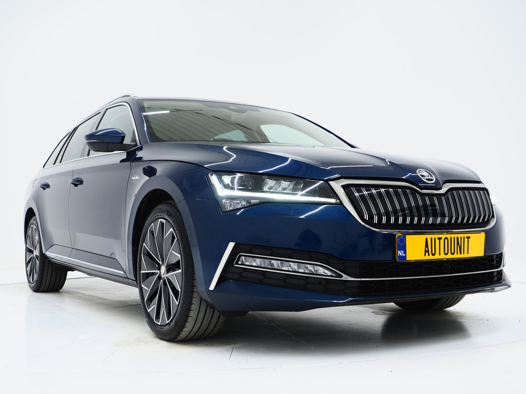 Škoda Superb Combi 1.4 TSI iV Laurin & Klement 53