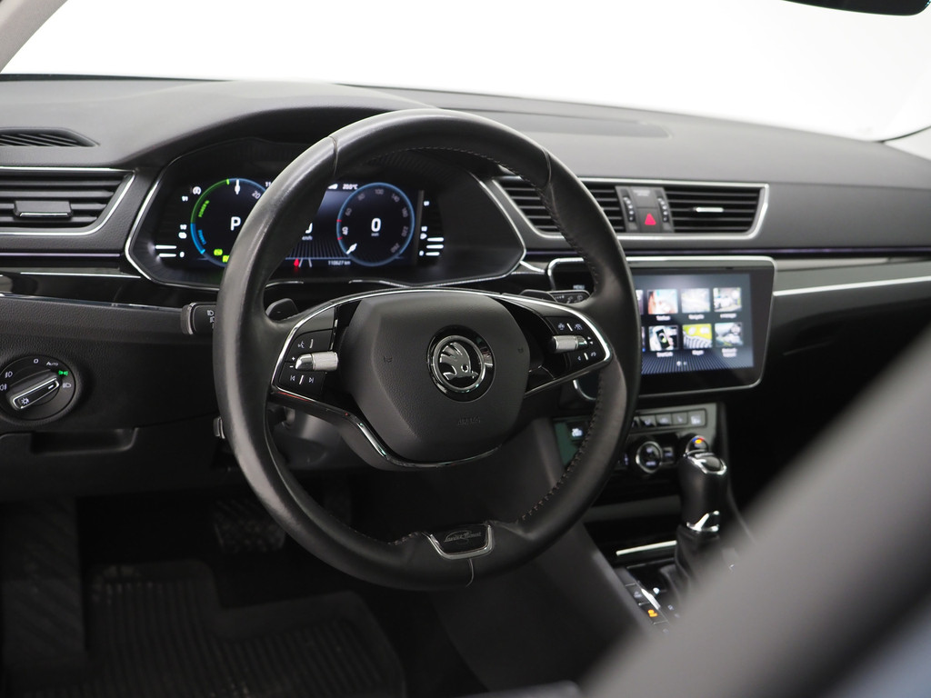 Škoda Superb Combi 1.4 TSI iV Laurin & Klement 60