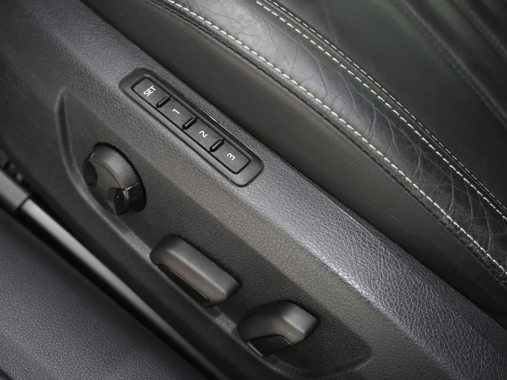 Škoda Superb Combi 1.4 TSI iV Laurin & Klement 63