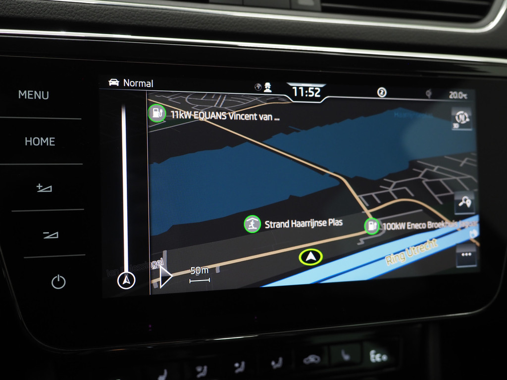 Škoda Superb Combi 1.4 TSI iV Laurin & Klement 72